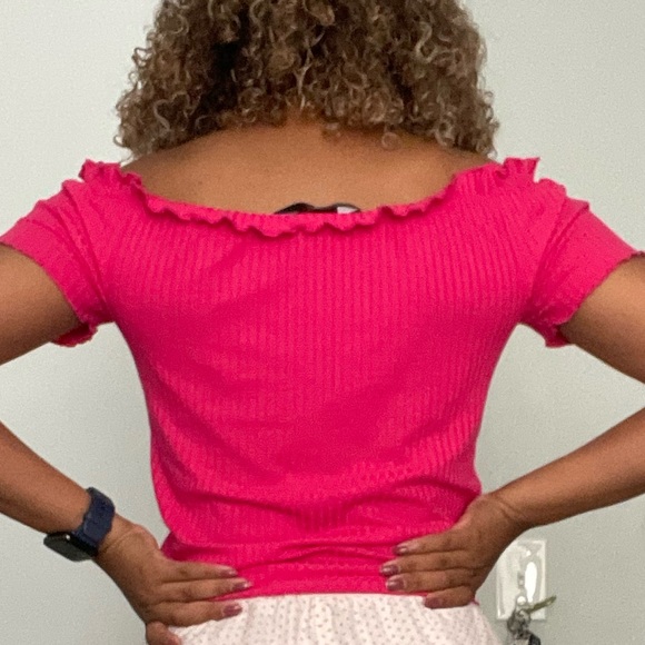 MAX (Indian brand) pink off the shoulder frilly top with ruched front. Size S - Picture 3 of 4